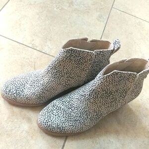 Toms boot size 6 new with tag
